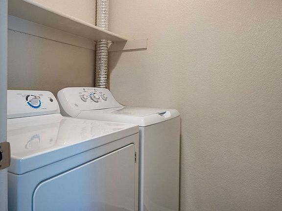 2nd image of 420 Canyon Oaks Dr APT H