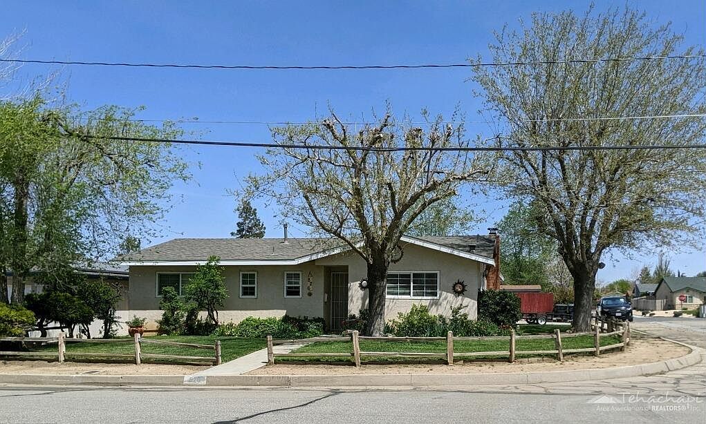 826 Oakwood St, Tehachapi, CA 93561 Zillow