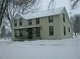 724 12th St, De Witt, IA 52742