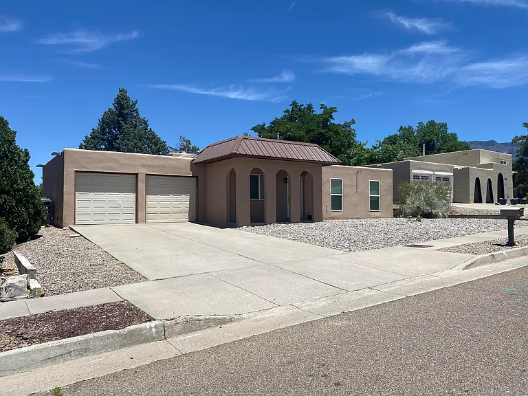 10501 Delicado Pl NE — Photo 2