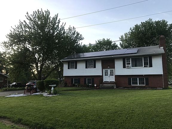 5th image of 14 Boehlke Dr