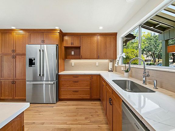 2nd image of 441 Oak Mesa Place