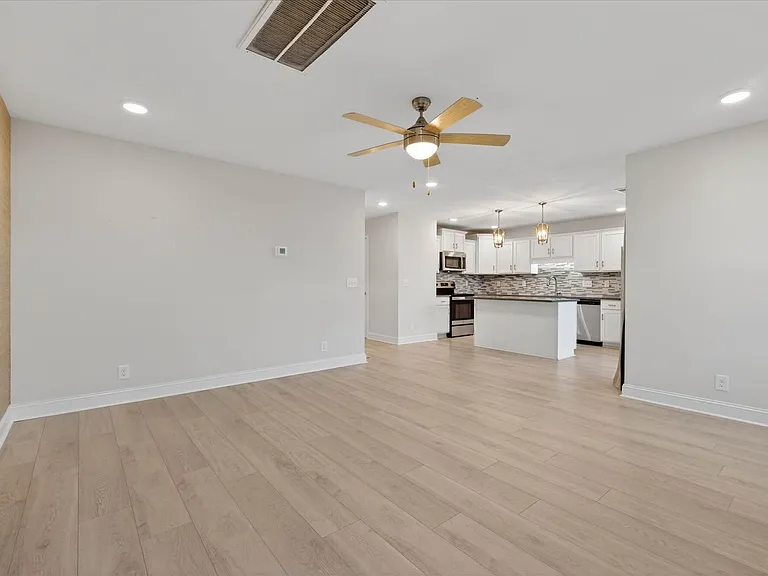 513 Herman Dr — Photo 13