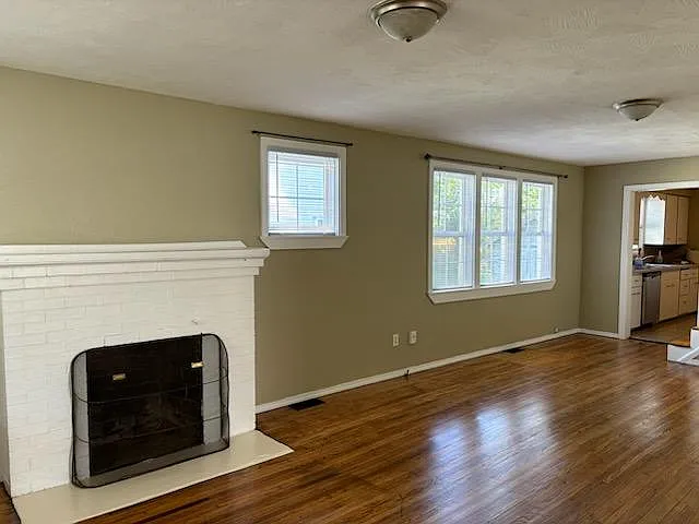 823 E Normal St — Photo 2
