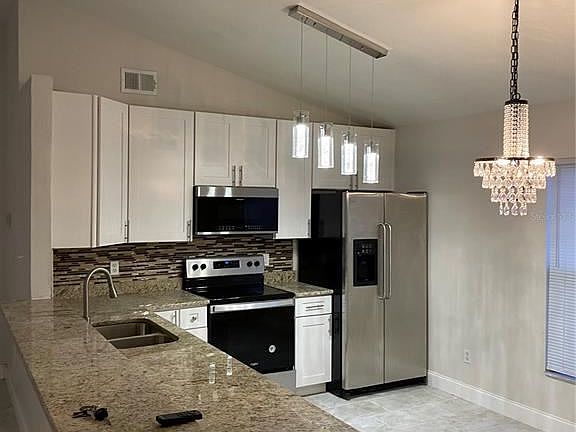3rd image of 104 Hartsdale Dr