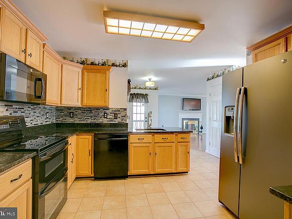 Newer appliances and granite countertops!