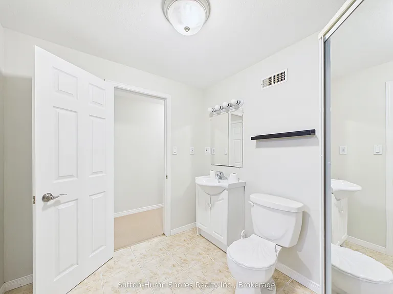 14 Eastgate Dr — Photo 21