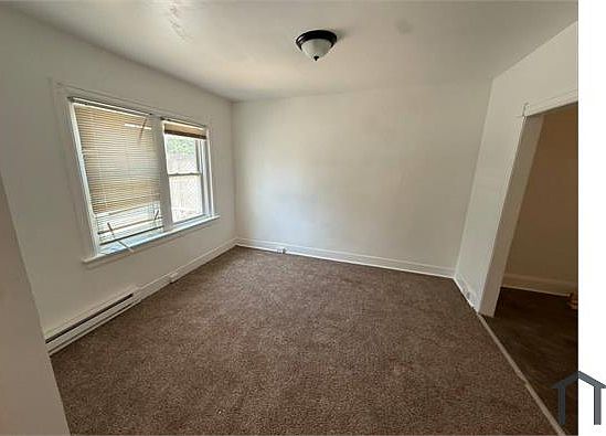 5th image of 2402 Carter St