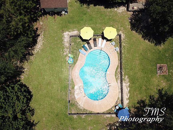 2nd image of 203 Creek Ridge Rd