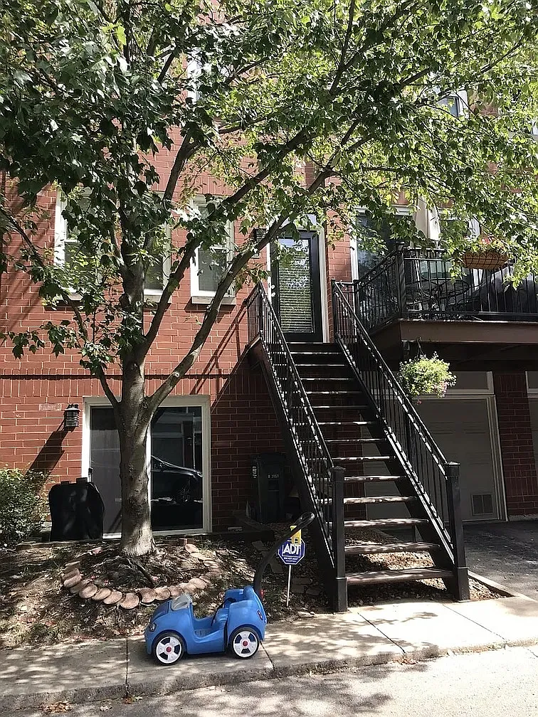 3 bed, 1600 sqft, $4,200 — Photo 1