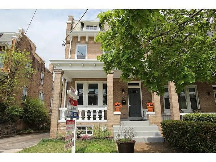 809 Emerson St NW photo 1