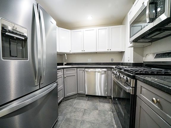 5th image of 10 Blackwood St #124