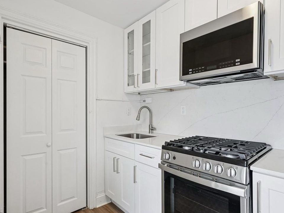 1st image of 401 Lyceum Ave Side 1F