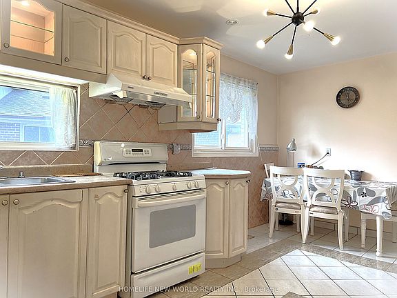5th image of 28 Greyhound Dr