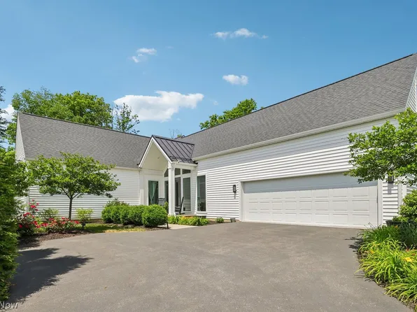 339 Rainbows End, Aurora, OH 44202