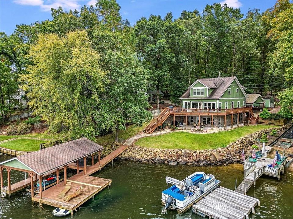 1st image of 304 Roberts Point Rd
