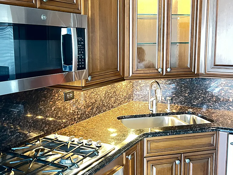600 W Touhy Ave #401 — Photo 13