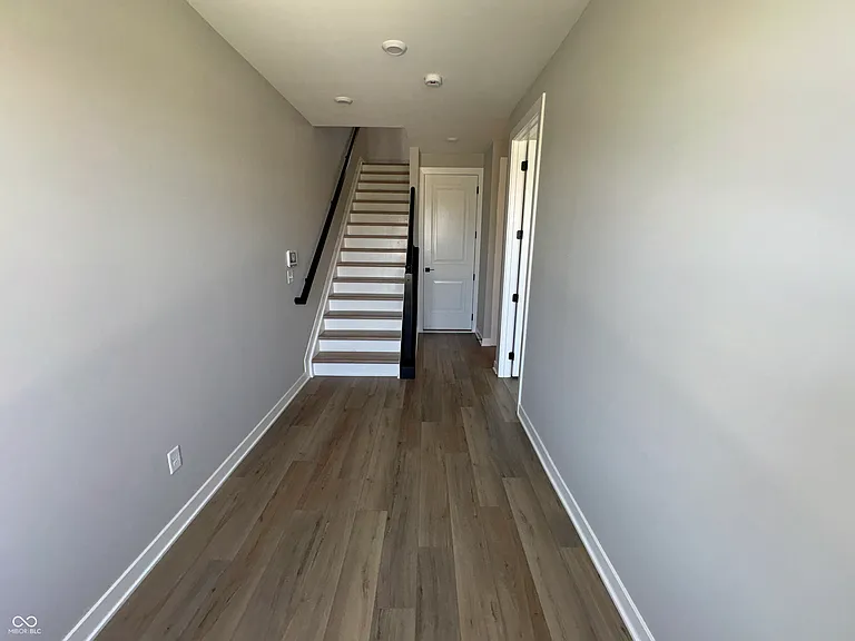 418 Elite St — Photo 5