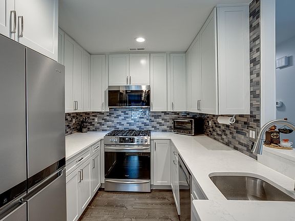 4th image of 302 Quail Rd