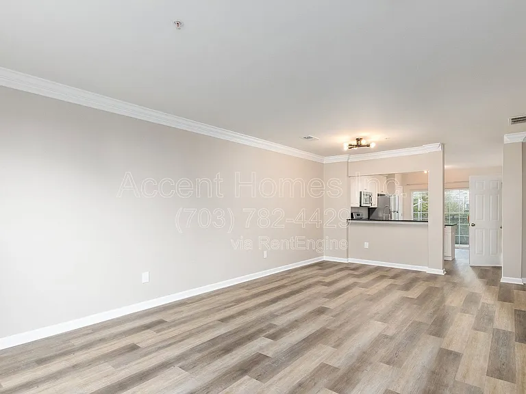 1581 Leeds Castle Dr #201 — Photo 8