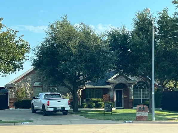 7057 Ridge Crest Dr, North Richland Hills, TX 76182