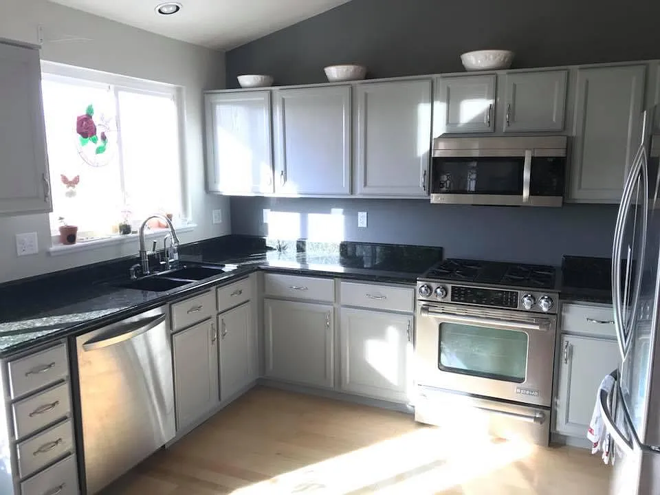 3 bed, 1800 sqft, $3,200 — Photo 1