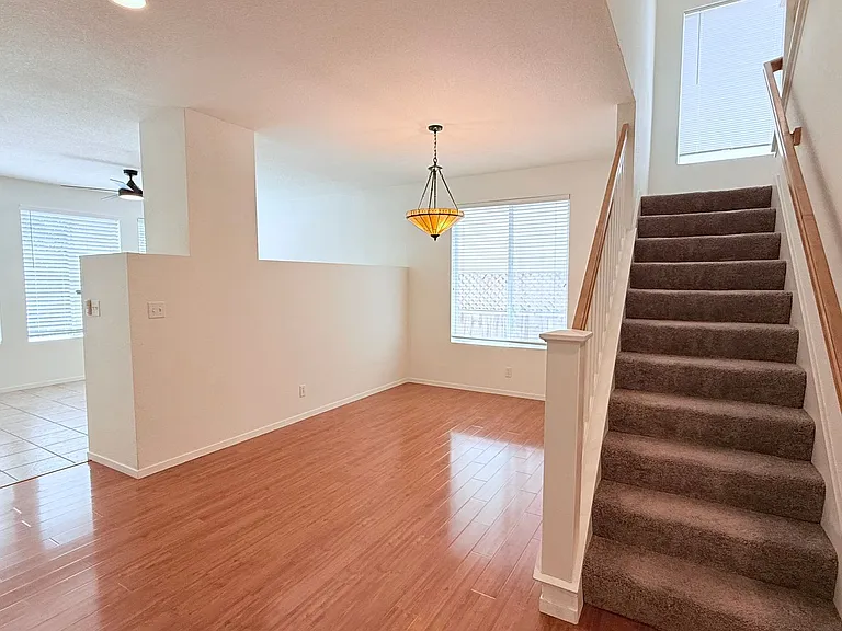 1023 Vista Pointe Cir — Photo 8