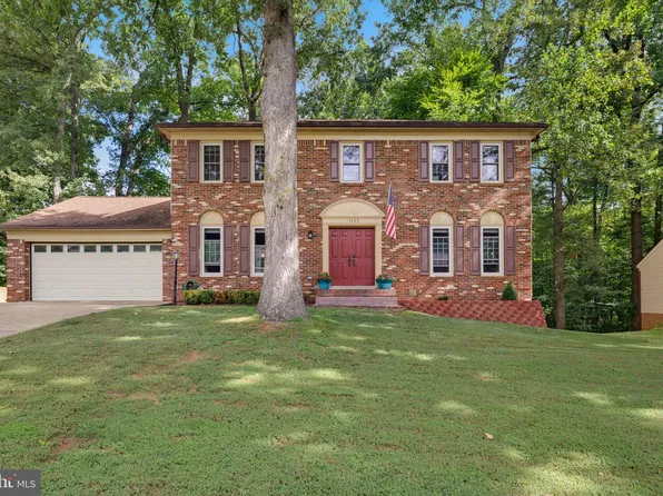 15423 Skyline Dr, Dumfries, VA 22025