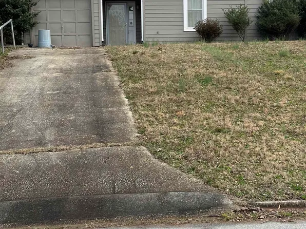 798 Durham Trl, Stone Mountain, GA 30083