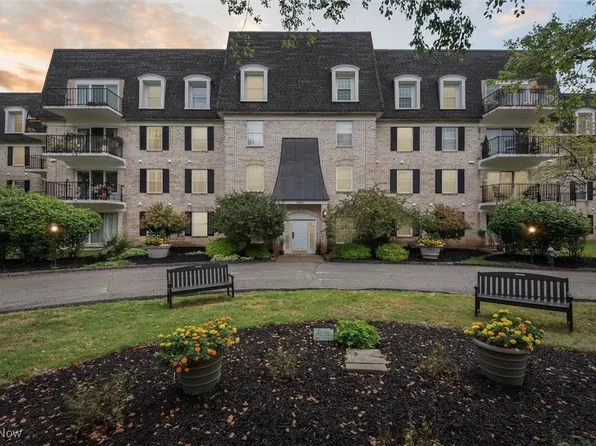 1931 King James Pkwy APT 422, Westlake, OH 44145