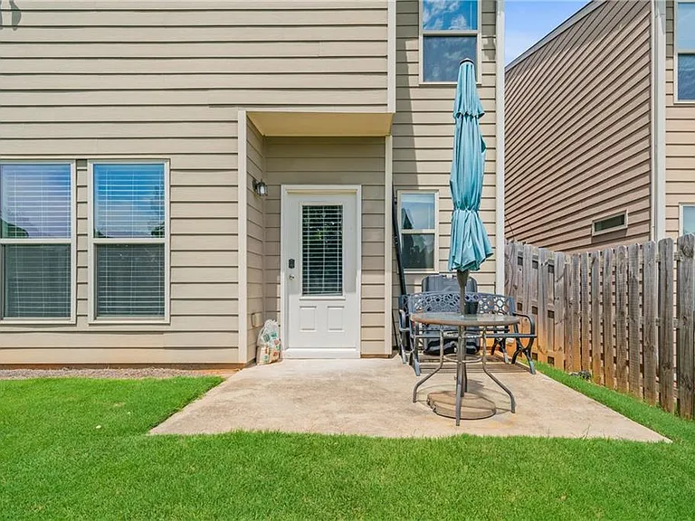 4940 Breezewood Cir — Photo 31
