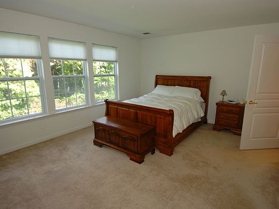 2nd image of 4 Virginia Pine Ln