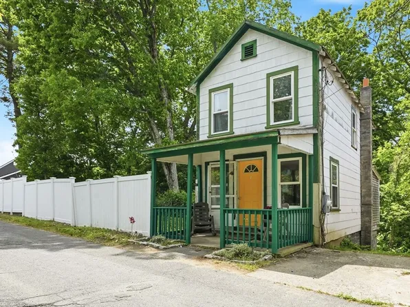17 Montague Ave, Lake Pleasant, MA 01347