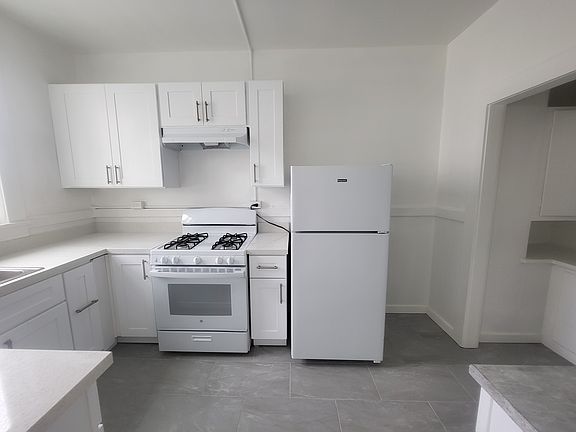 3rd image of 1111 Pine St APT 412