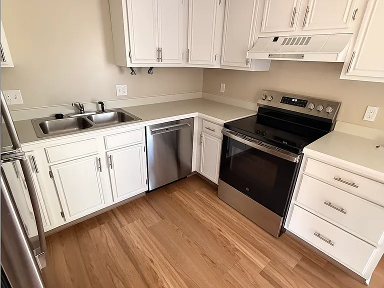8553 Pleasantwood Ave NW #6 — Photo 2
