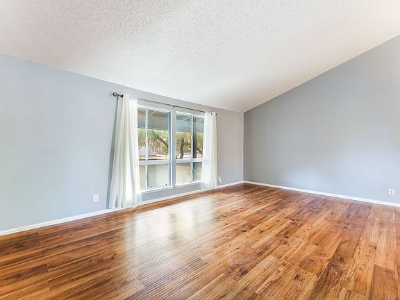 4th image of 8704 Isola Dr