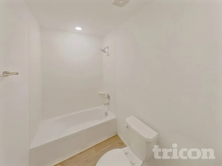 617 Dashwood Dr — Photo 14