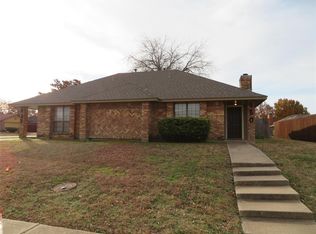 450 Finch Dr, Desoto, TX 75115