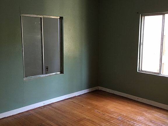 4th image of 3553 Marguerite St