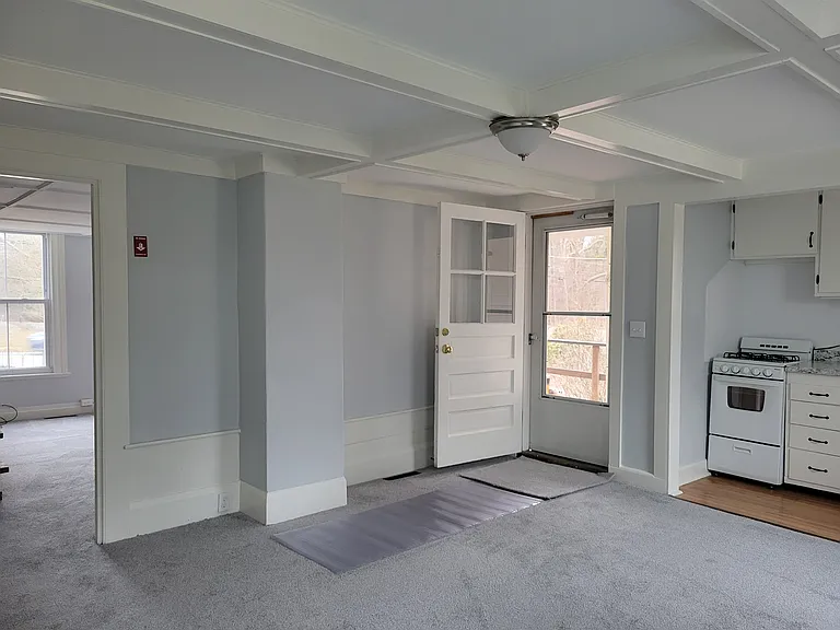 106 Emerson Ave #C — Photo 3