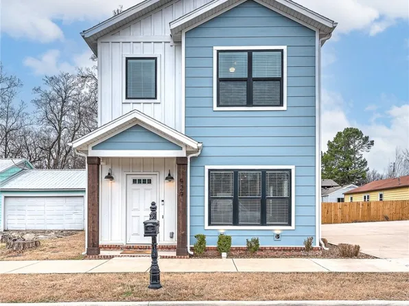 929 W Lawson St, Fayetteville, AR 72703