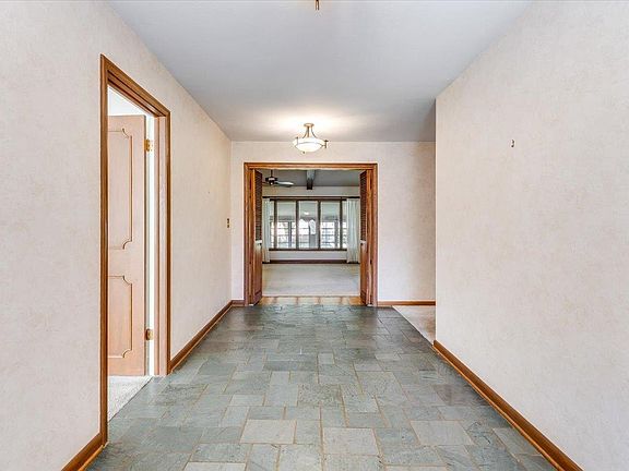 5th image of 2701 Derenda Dr