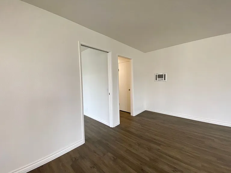 Adams Street Apartments — Photo 10