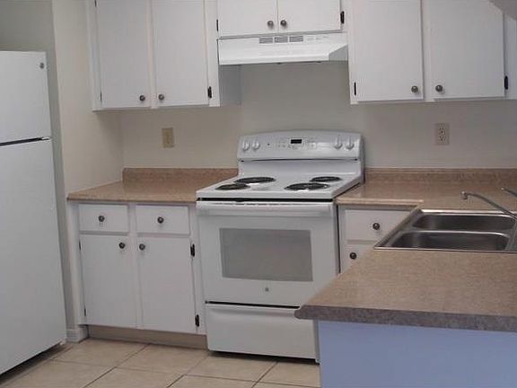 3rd image of 13309 Silvercreek Dr