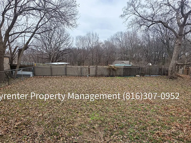 1512 W College St — Photo 31