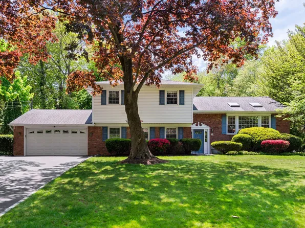 19 Skyline Drive, Huntington, NY 11743