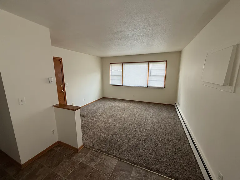 950 Lynde Dr NE #101 — Photo 1