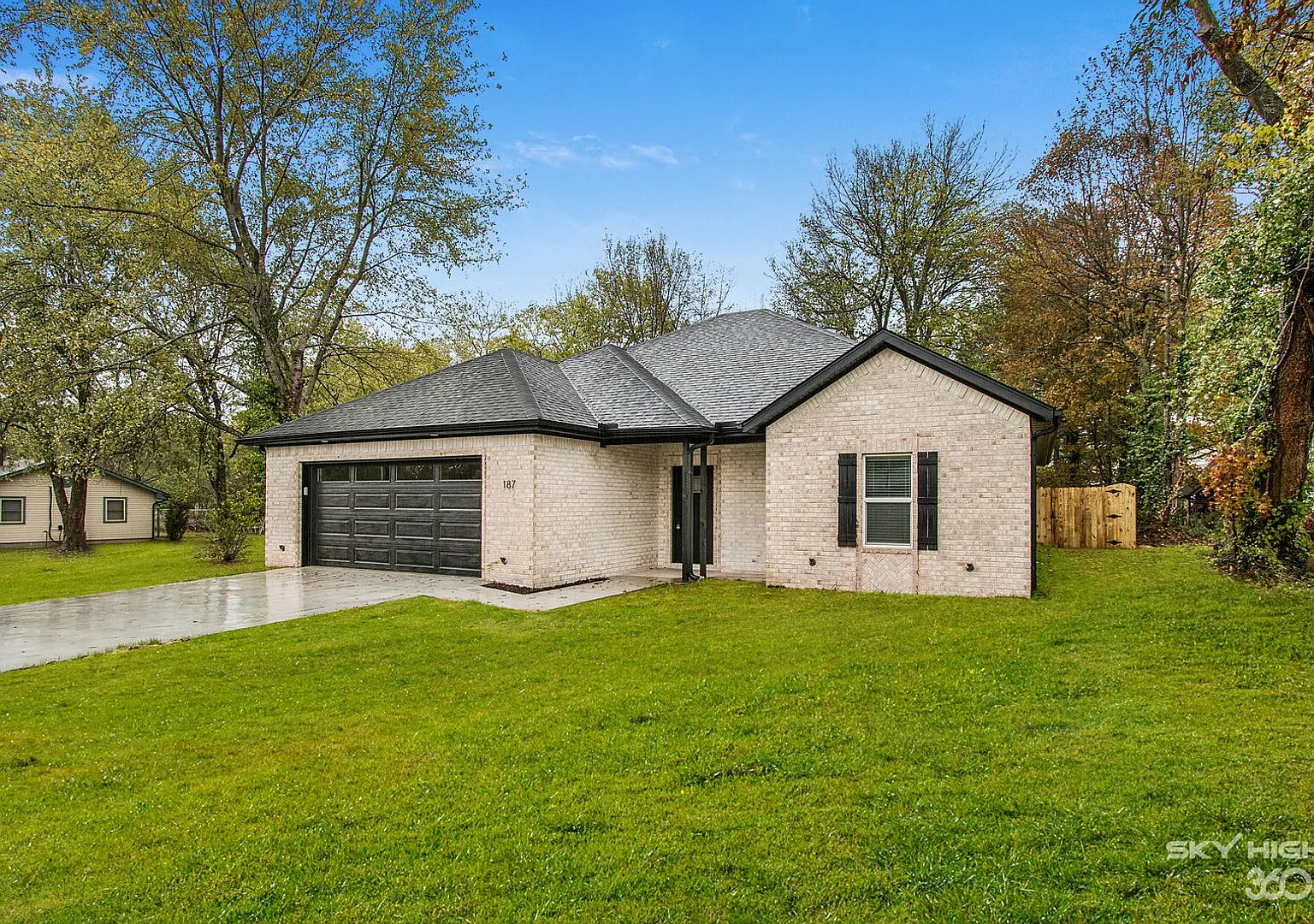 Newer Split Floor plan Home!! — Photo 3