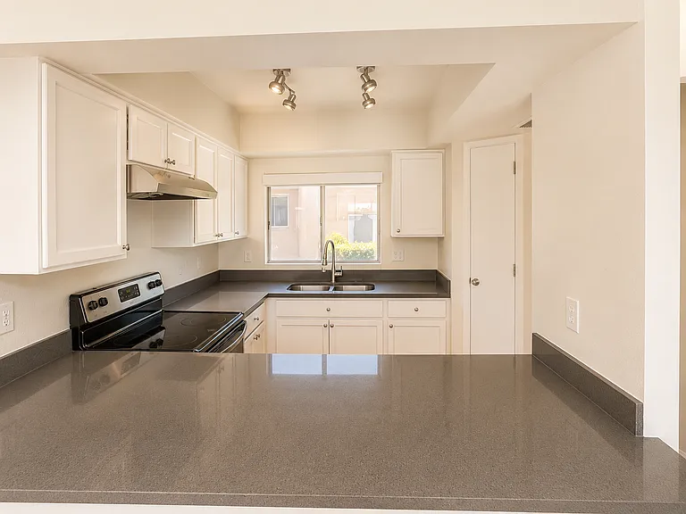 1879 E Kirkland Ln — Photo 13