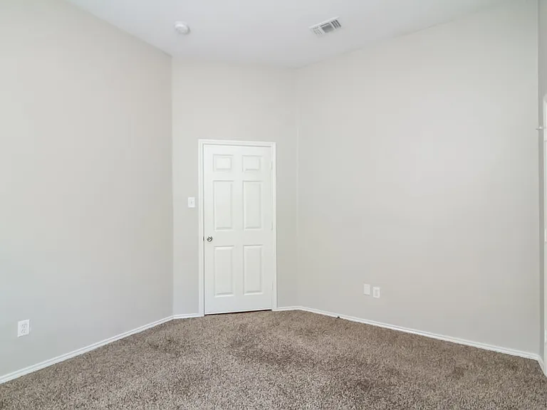 2809 Berry Hl — Photo 14